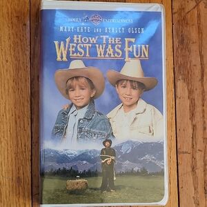 Mary-Kate And Ashley Olsen Warner Bros. How the West Was Fun VHS